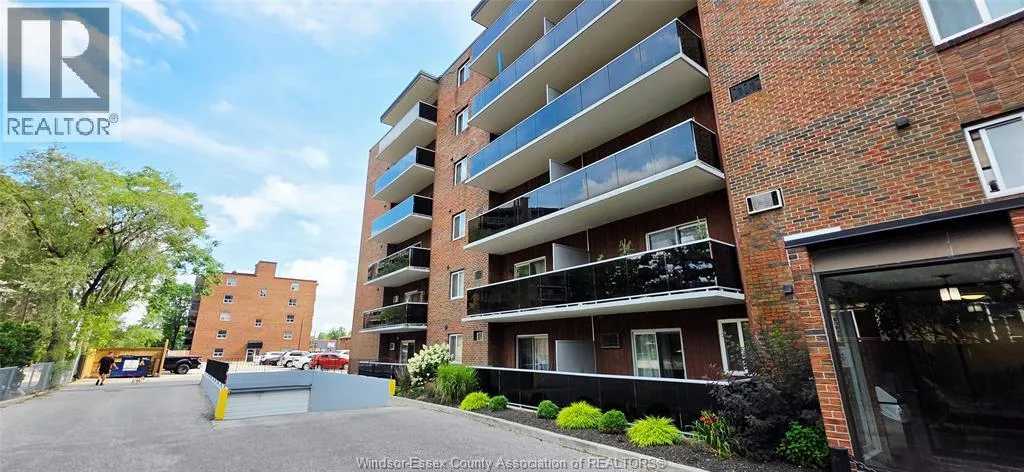 3905 RIVERSIDE DRIVE East Unit# 401, Windsor, Ontario N8Y1B3
