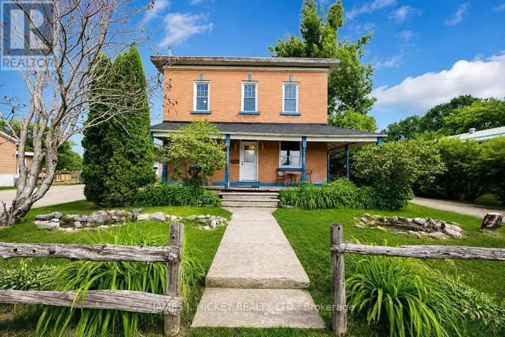 20 MAIN STREET, Laurentian Hills, Ontario K0J1J0