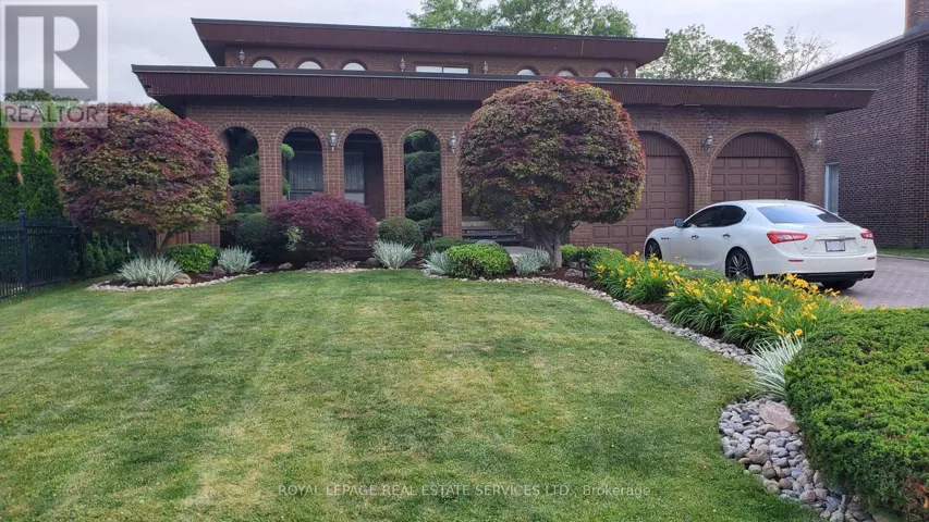 44 WIGWOSS DRIVE, Vaughan (East Woodbridge), Ontario L4L2P8