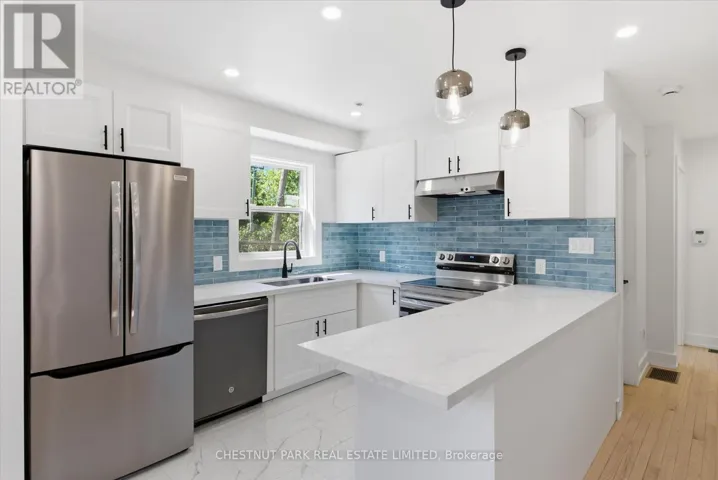 1 AGNES LANE, Toronto (Greenwood-Coxwell), Ontario M4L3Z3