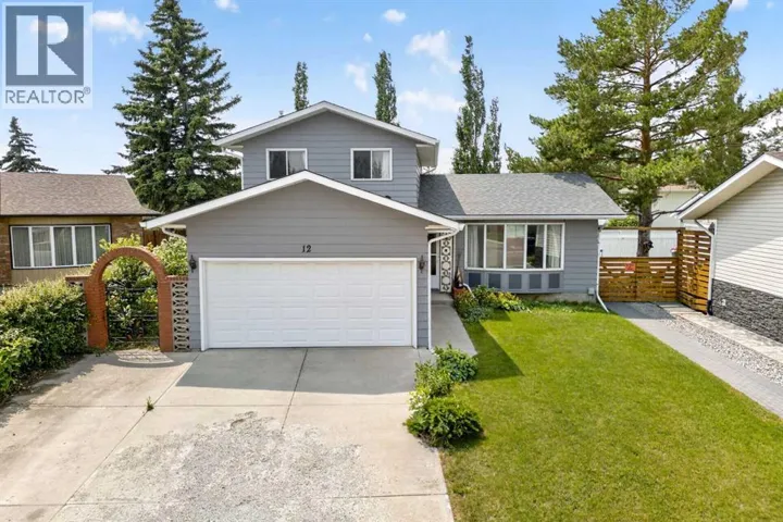 12 Berkley Place NW, Calgary, Alberta T3K1A7