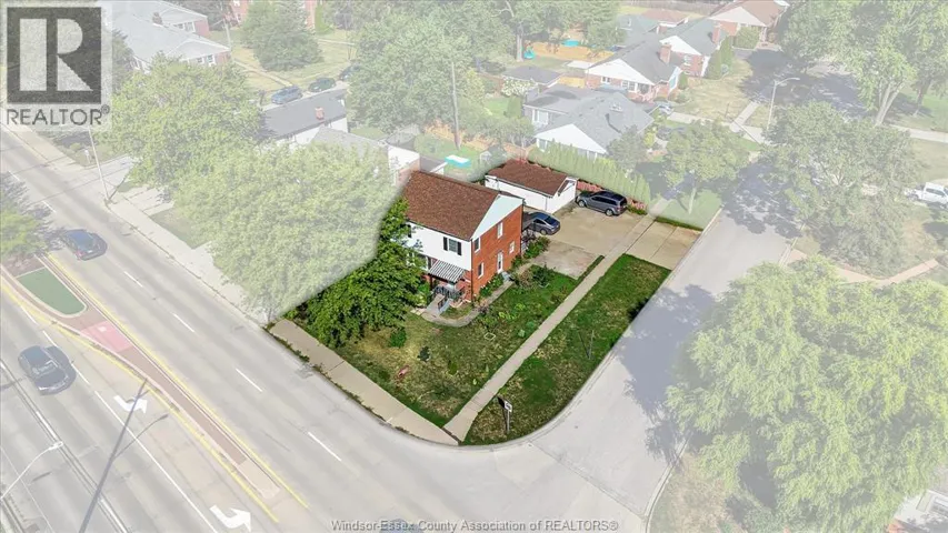 5188 WYANDOTTE ST STREET, Windsor, Ontario N8S1L2