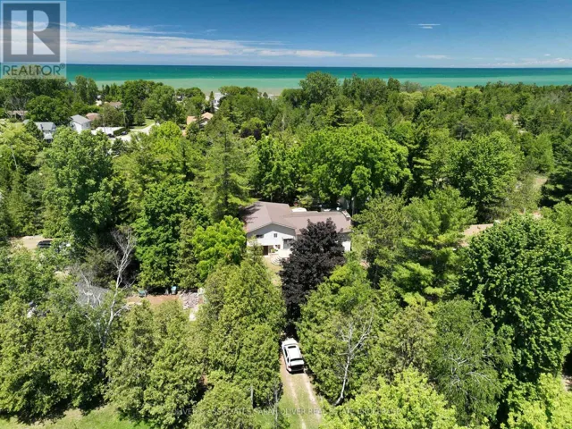 6386 VICTORIA AVENUE, Lambton Shores, Ontario N0N1J2