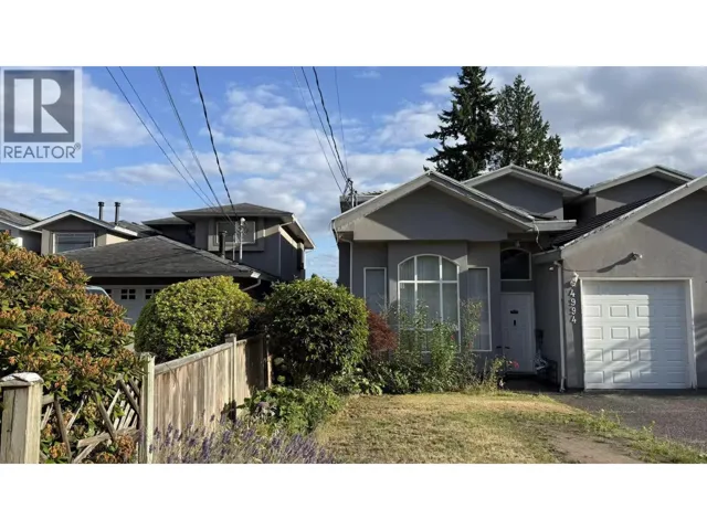 Main House 4994 VICTORY STREET, Burnaby, British Columbia V5J1S6