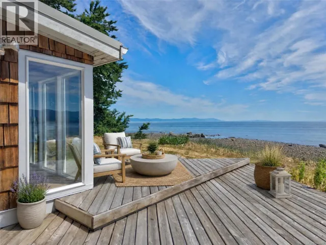 343 Lazo Rd, Comox, British Columbia V9M3T9