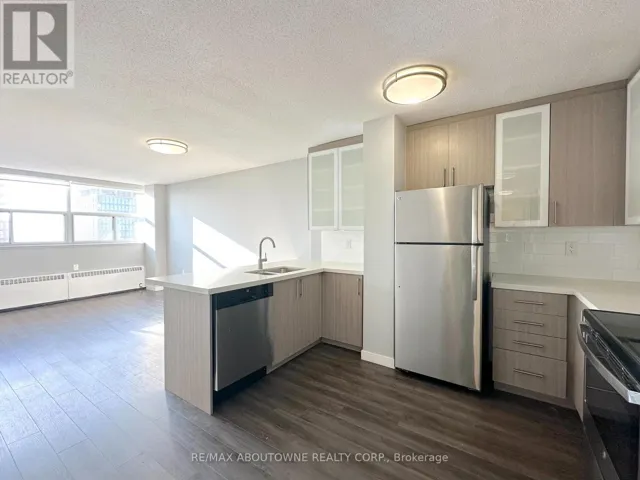 2109 - 2575 DANFORTH AVENUE, Toronto (East End-Danforth), Ontario M4C1L5