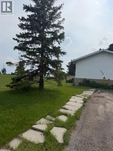 112 Huntstrom Drive NE, Calgary, Alberta T2K5T5