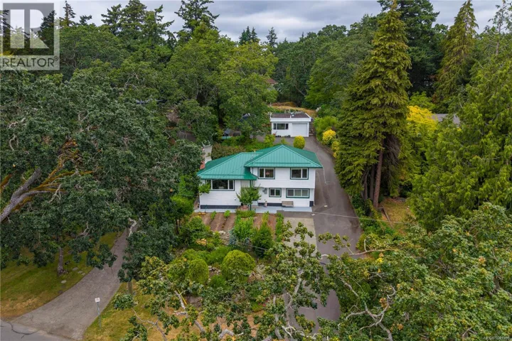 628 Fernhill Rd, Esquimalt, British Columbia V9A4Y9