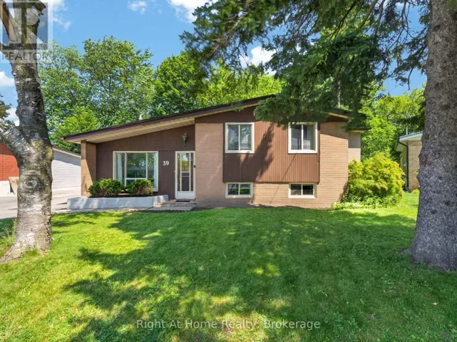 39 BENLIGHT CRESCENT, Toronto (Woburn), Ontario M1H1P4