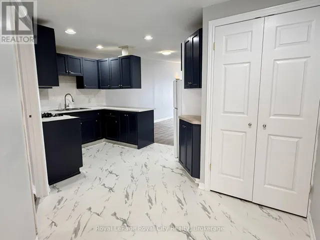 2 - 33 WYNDHAM STREET N, Guelph (Downtown), Ontario N1H4E4