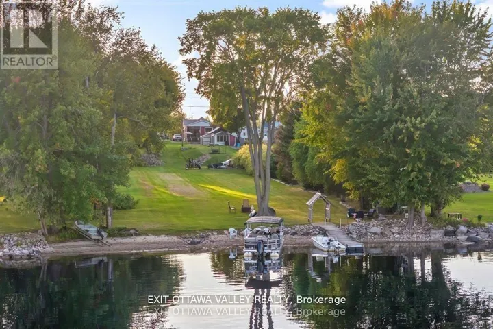 44 LACROIX BAY ROAD, Whitewater Region, Ontario K0J2L0