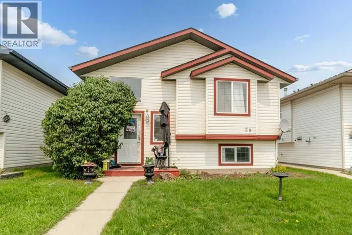 28 Hunter Road, Sylvan Lake, Alberta T4S2L6