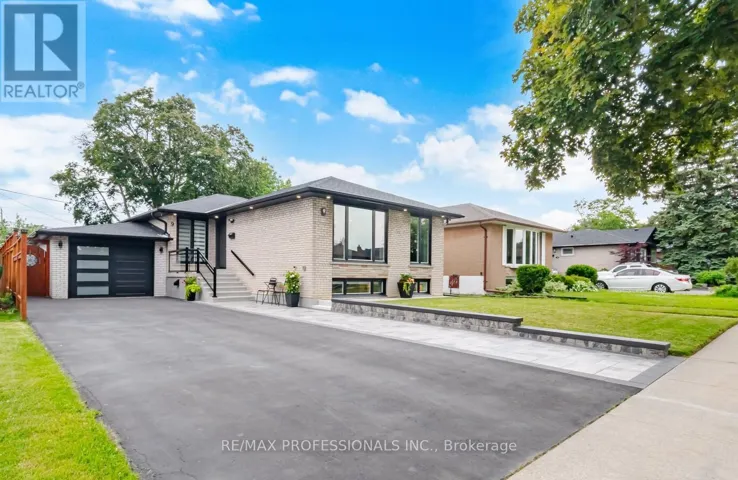 9 TYNEVALE DRIVE, Toronto (Willowridge-Martingrove-Richview), Ontario M9R2B3
