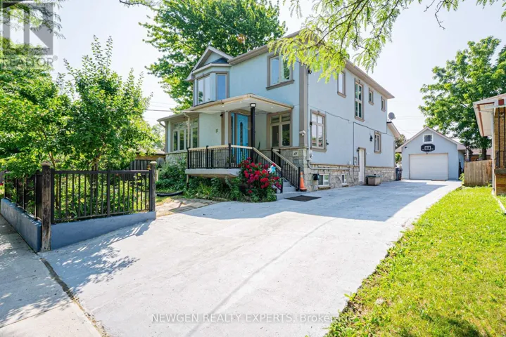 11 BENWAY DRIVE, Toronto (Rexdale-Kipling), Ontario M9W1Z2