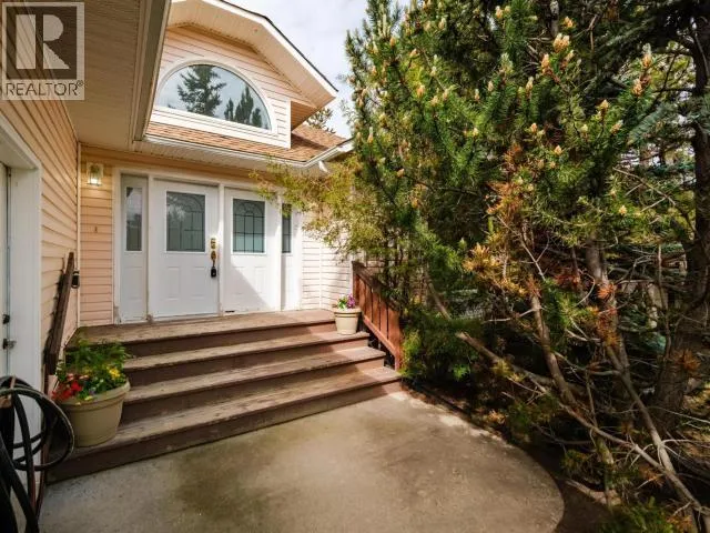 33 WILSON DRIVE, Whitehorse, Yukon Y1A0C5
