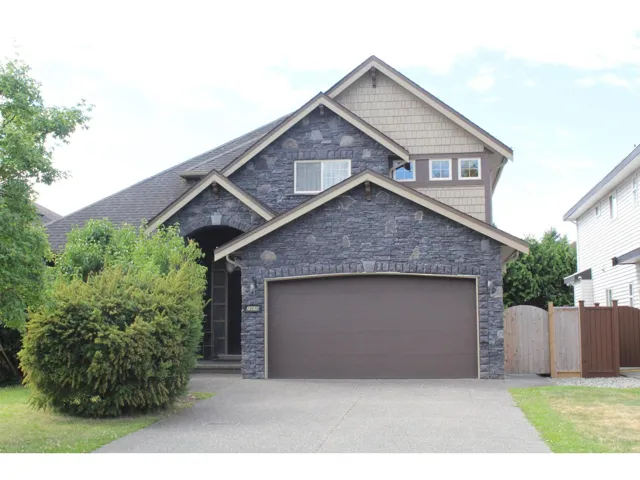 Upper Two Level 19670 71A AVENUE, Langley, British Columbia V2Y3A4