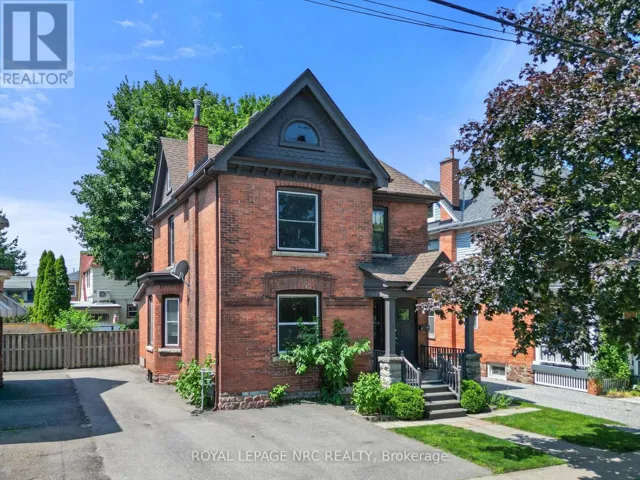 7 BEECHER STREET, St. Catharines (Downtown), Ontario L2R5S4