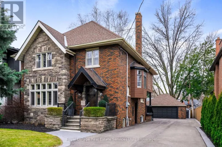 28 THOMPSON AVENUE, Toronto (Stonegate-Queensway), Ontario M8Z3T3