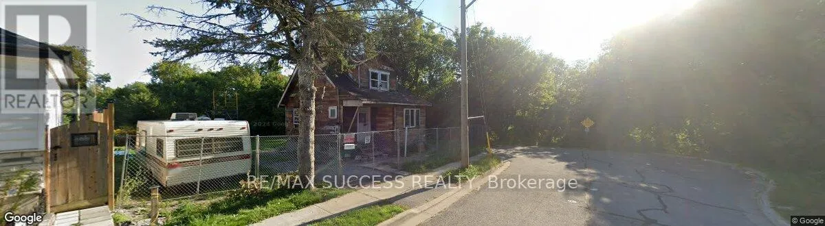 85 HALL STREET, Oshawa (Central), Ontario L1H2Y8