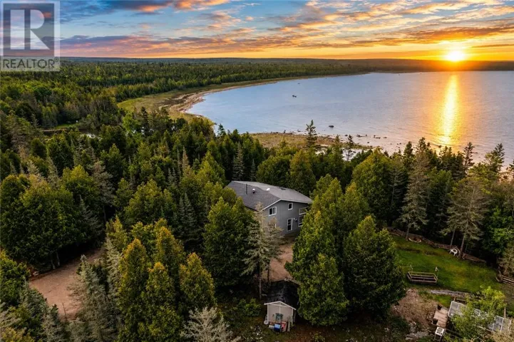 12 Pennie Avenue, Tehkummah, Ontario P0P2C0