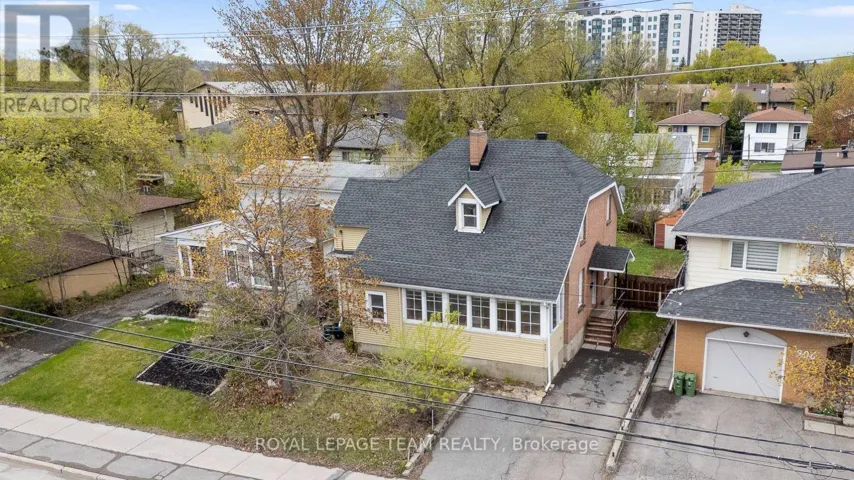 910 PINECREST ROAD, Ottawa, Ontario K2B6B3