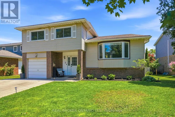 7 FAIRINGTON CRESCENT, St. Catharines (Lakeshore), Ontario L2N5W2