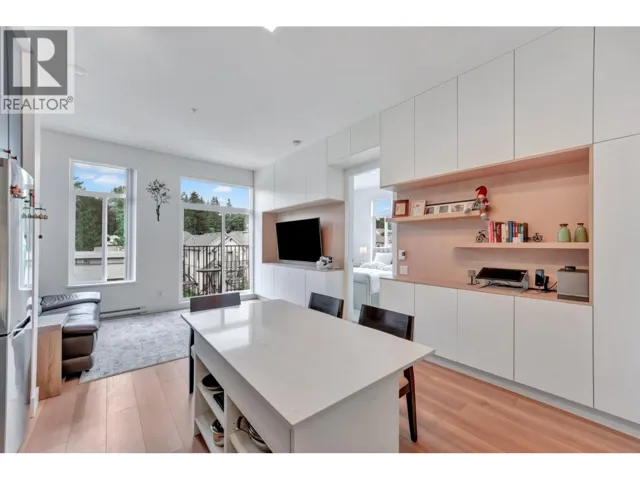 404 718 EDGAR AVENUE, Coquitlam, British Columbia V3K0H2