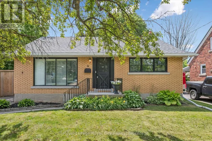 81 OXFORD STREET, Kitchener, Ontario N2H4R8