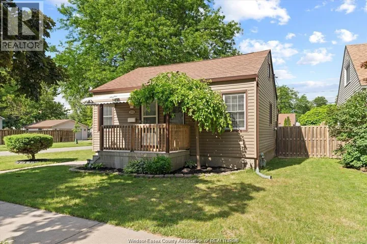 1904 WESTCOTT, Windsor, Ontario N8W4K4