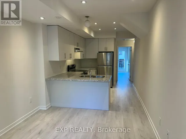 241 - 15100 YONGE STREET, Aurora (Aurora Village), Ontario L5G4C8