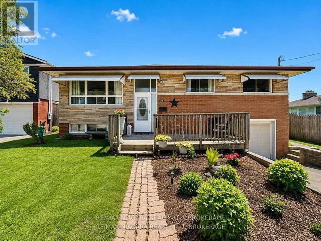 13 RIDGEWOOD AVENUE, Port Colborne (Sugarloaf), Ontario L3K5N5