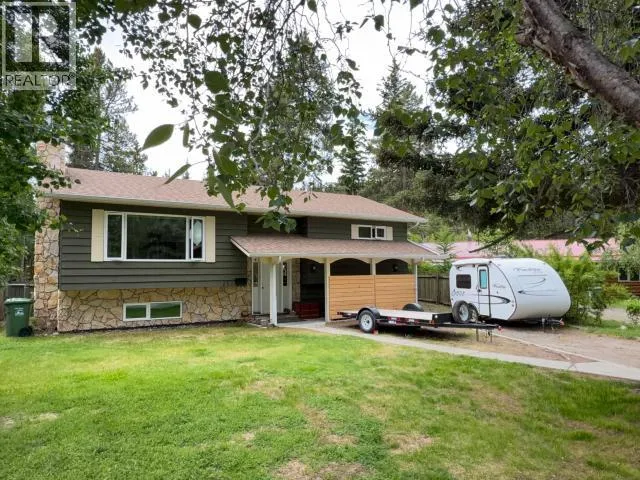 17 HYLAND CRESCENT, Whitehorse, Yukon Y1A4P6