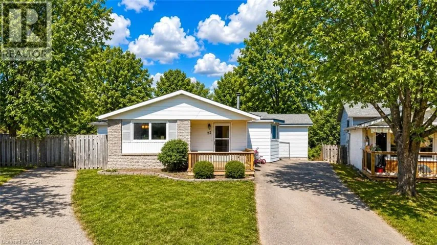 22 BLACKHORNE Crescent, Kitchener, Ontario N2E1T1