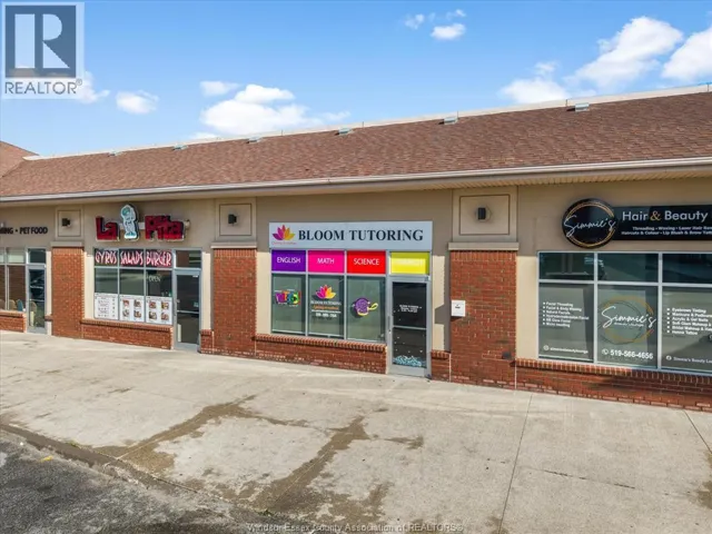 2055 SANDWICH WEST PARKWAY, LaSalle, Ontario N9H2S4