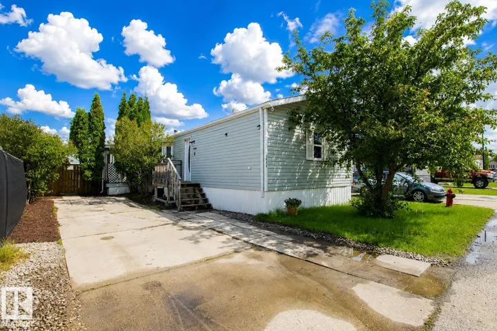 1036 Lakeland CR, Sherwood Park, Alberta T8H1J2
