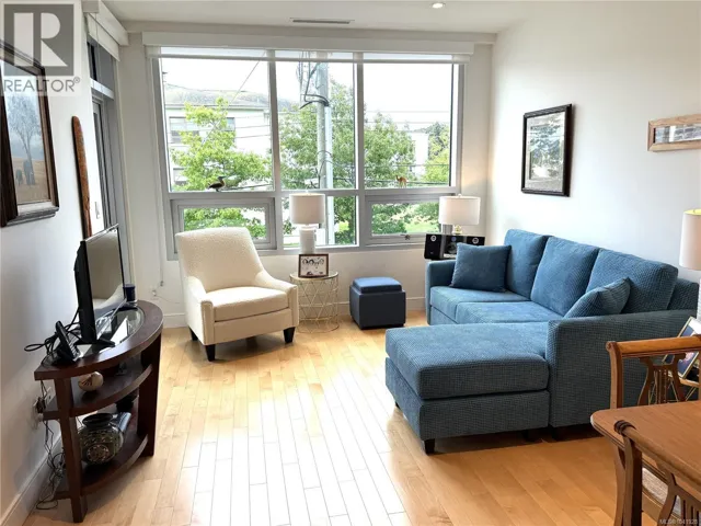 204 916 Lyall St, Esquimalt, British Columbia V9A5E6