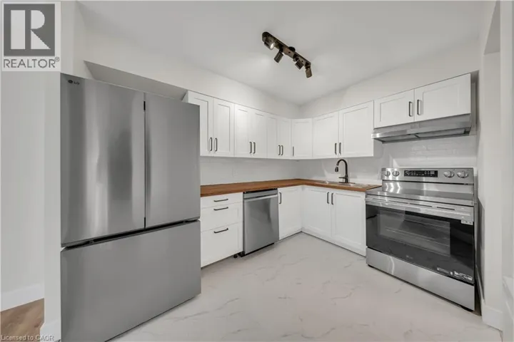 3085 KINGSWAY Drive Unit# 21, Kitchener, Ontario N2C2P1