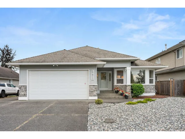 27015 24 AVENUE, Langley, British Columbia V4W2Y9