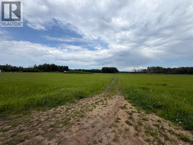 42 Spruce Point Estates Road, Kinuso, Alberta T0G2K0