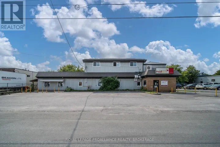 140 HICKSON AVENUE, Kingston (East of Sir John A. Blvd), Ontario K7K2N6