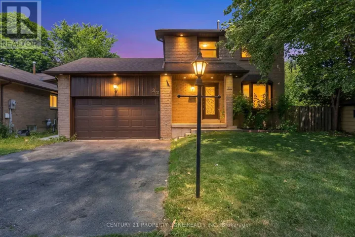 32 ARCHIBALD STREET, Brampton (Brampton West), Ontario L6X1L9