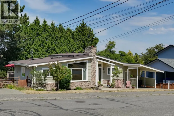 880 Rockheights Ave, Esquimalt, British Columbia V9A6H6