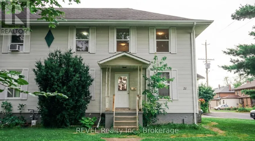 UPPER - 21 PLYMOUTH ROAD, Welland (Lincoln/Crowland), Ontario L3B3C4