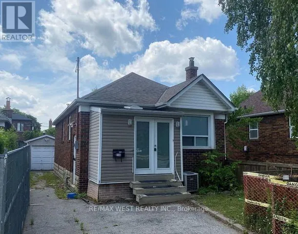 236 CEDRIC AVENUE, Toronto (Oakwood Village), Ontario M6C3Y1