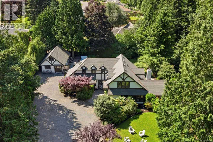 2534 Island Hwy W, Qualicum Beach, British Columbia V9K1G5