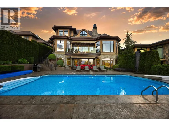 2449 Selkirk Drive, Kelowna, British Columbia V1V2R7