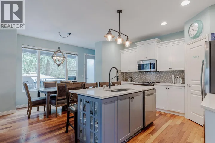 24330 100B AVENUE, Maple Ridge, British Columbia V2W1X3