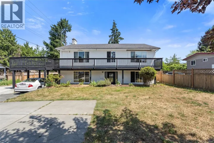 4043 Shelbourne St, Saanich, British Columbia V8N3E5