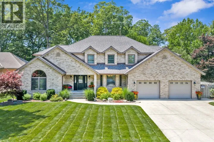 205 WOODLAND DRIVE, Harrow, Ontario N0R1G0