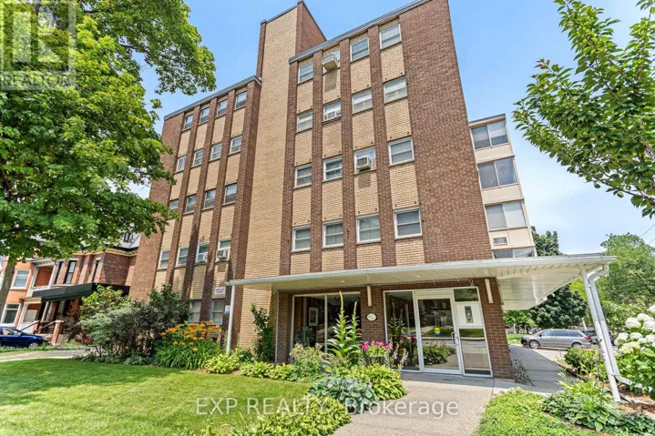 302 - 38 CHARLTON AVENUE W, Hamilton (Durand), Ontario L8P2C1